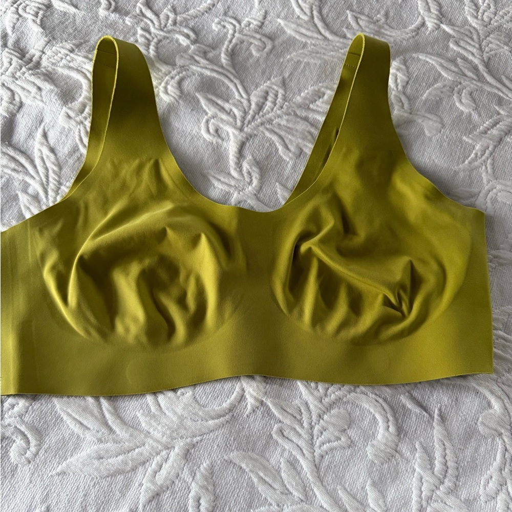 Knix Revolution Bra Size Medium Green Unpadded Seamless